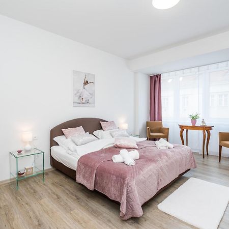 Апартаменты Perla Hradce 302 Градец-Кралове Экстерьер фото